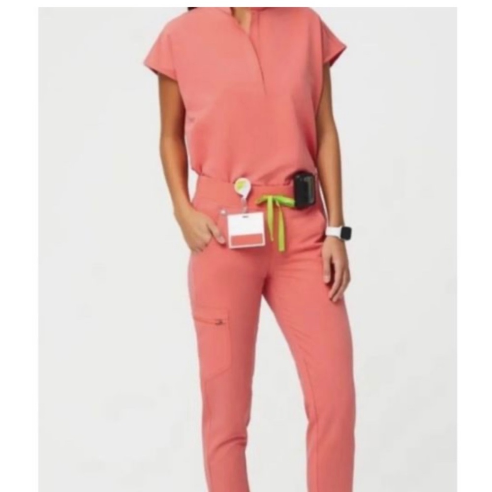 FIGS Scrub Set Limited Edition Hot Coral Size XS Petite